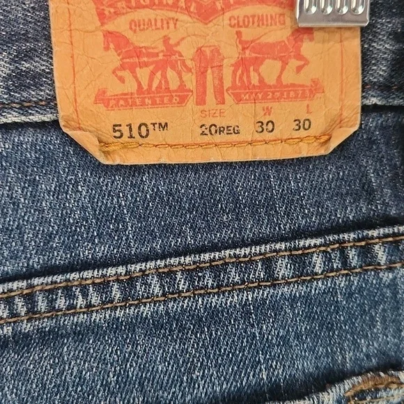 Levi's 510 Distressed Cropped Jean's - Picture 4 of 4